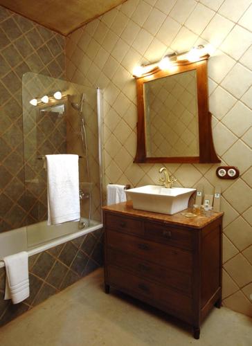ห้องน้ำ, La Premsa Hotel Rural in คาร์โดนา