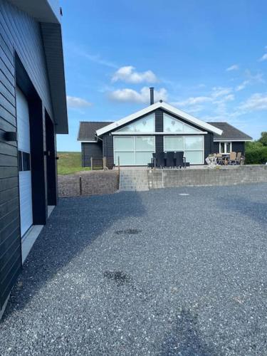 Vidunderligt hus 10 år. Hunde hjem. Elbil lader
