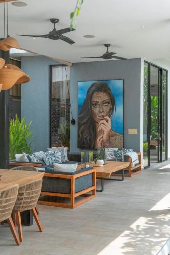 Villa Vida Mira - Elegant 4BR Beachside Villa in Canggu