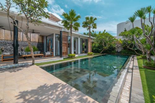 Villa Vida Mira - Elegant 4BR Beachside Villa in Canggu