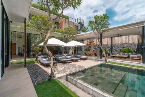 Villa Vida Mira - Elegant 4BR Beachside Villa in Canggu