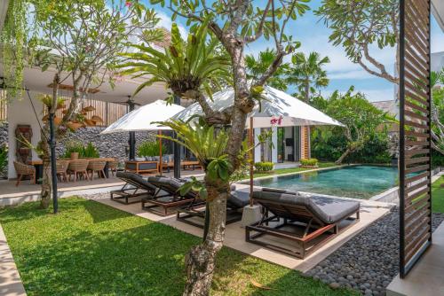 Villa Vida Mira - Elegant 4BR Beachside Villa in Canggu - image 5