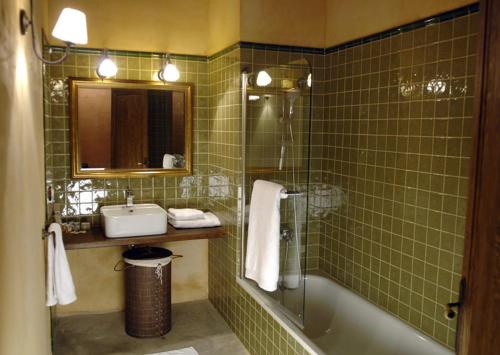 ห้องน้ำ, La Premsa Hotel Rural in คาร์โดนา