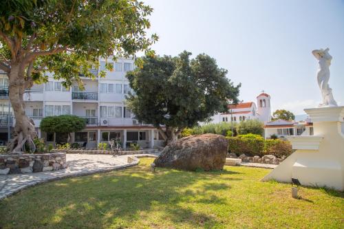 Atlantis Hotel - image 10