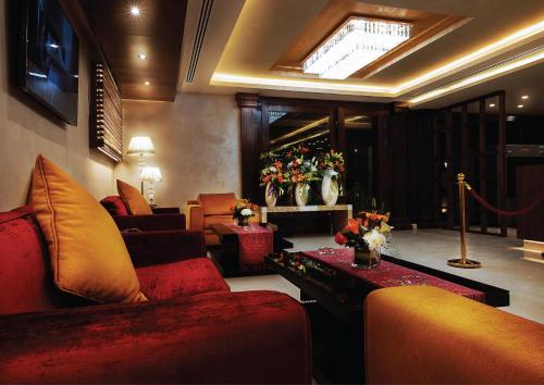 Exterior view, Seven Roses Hotel in Amman