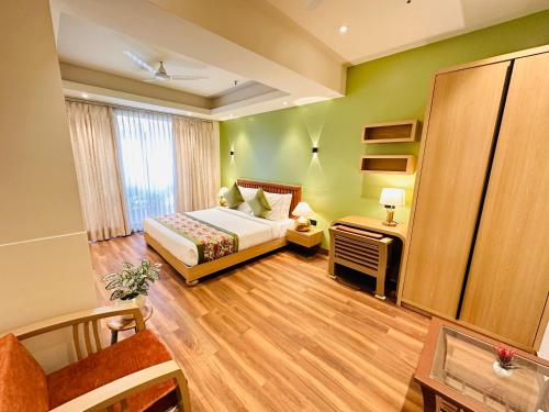 Hotel IP Swarn near Anand Vihar Vaishali Ghaziabad