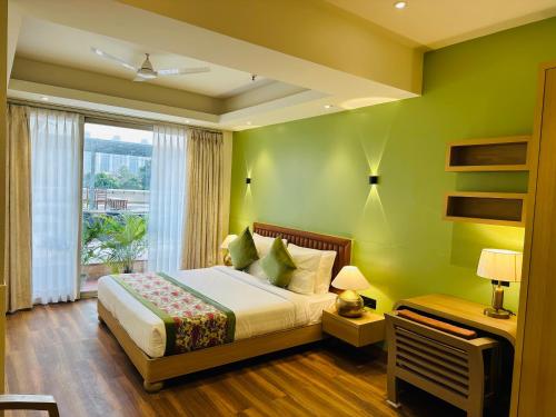 Hotel IP Swarn near Anand Vihar Vaishali Ghaziabad