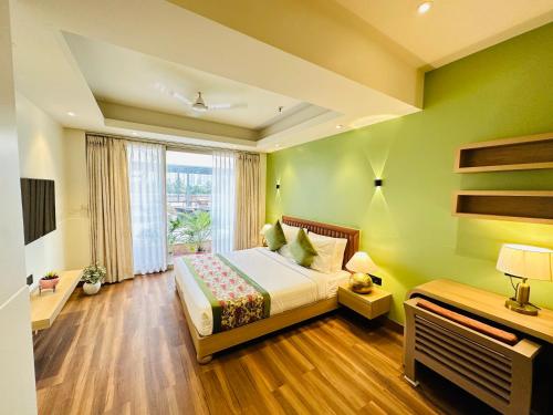 Hotel IP Swarn near Anand Vihar Vaishali Ghaziabad