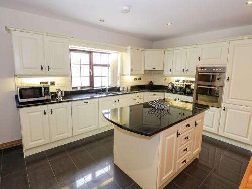 ทัศนียภาพภายนอกโรงแรม, Doonalton House in เอียสกี