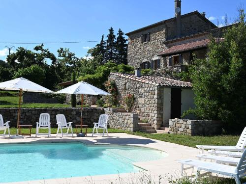 Restful Villa in Largenti re with Swimming Pool