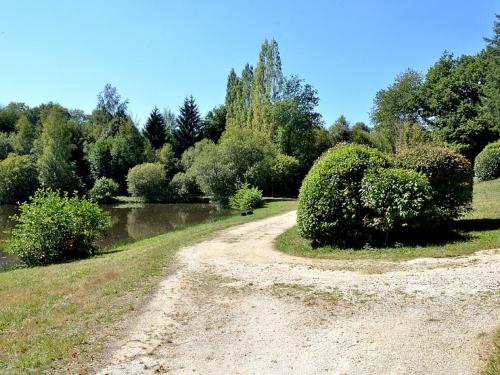 Serene Holiday Home in Cussac with Private Terrace Barbeque