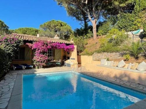 Charming Holiday Home in La Croix-Valmer with Pool - Location saisonnière - La Croix-Valmer