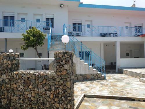 . Akrotiri rooms