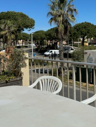 Appartement climatisé avec grande terrasse SUD - Location saisonnière - Gruissan