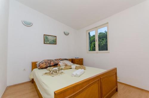 1 double bed, 1 sofa bed