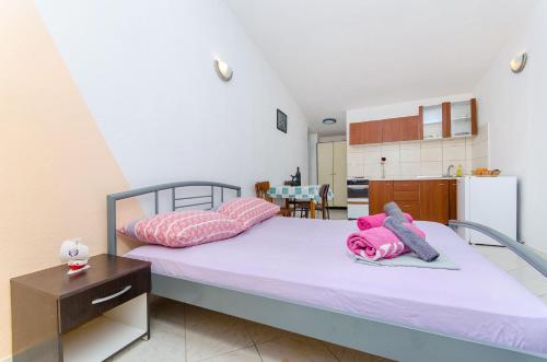 1 sofa bed