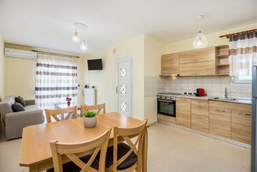 House Litsa 1 in Potos 5