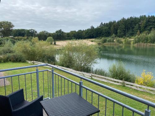 Holiday homes by the lake in the Geesthof holiday park Hechthausen