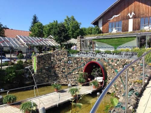 Welcoming Chalet near Forest in Rohrnbach