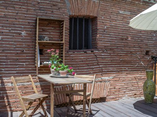 Tasteful appartment in Artigat with Private Terrace