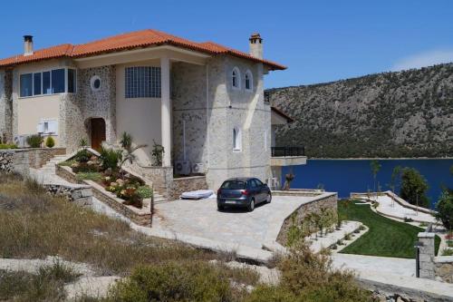 Villa Limni in Limni Vouliagmenis