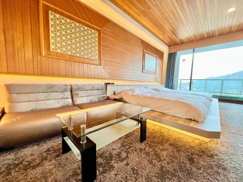 HOTEL In the Woods ,Love Hotel near 츠루미산