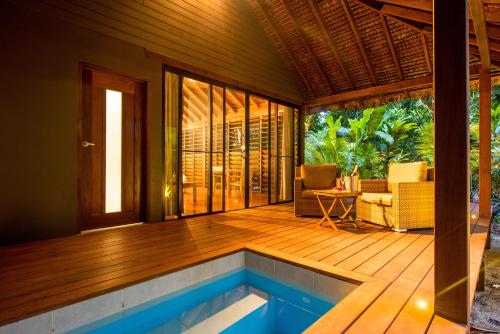 balkon/terras, Barrier Beach Resort in Luganville