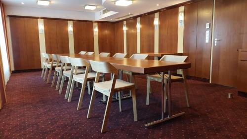 Erikson Hotel - image 6