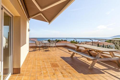 Sant Genis 192 Ático con terraza y vistas Sant Genis 192 Ático con terraza y vistas