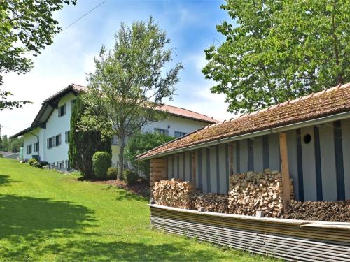 Beautiful apartment in the Bavarian Forest with balcony and whirlpool tub