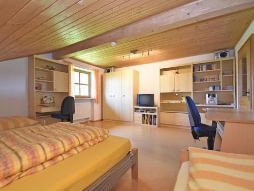 Beautiful apartment in the Bavarian Forest with balcony and whirlpool tub