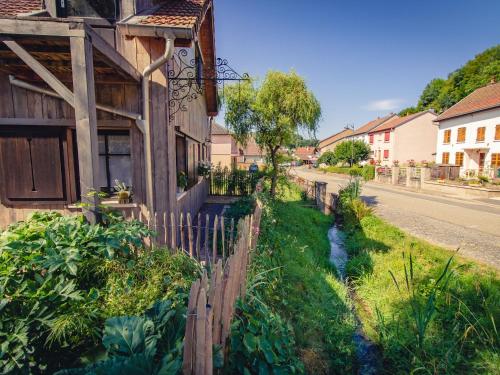 Premium apartment in Saint Quirin with garden