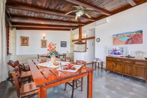 Villa Oasi al mare near the sea with pool - Happy Rentals