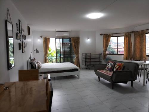 Cozy roomy condo near Big C and Payap University photo 1