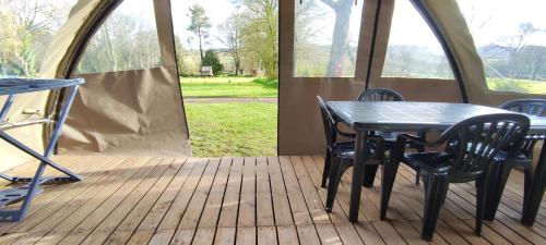 Camping Le Val Aux Fées - Brocéliande