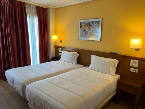 Double or Twin Room image 10