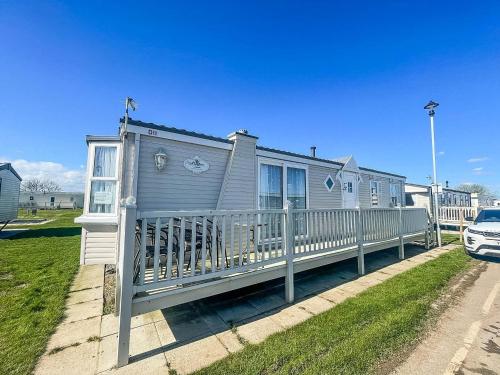 Homely Caravan, Only A Short Drive To Skegness Beach Ref 64011d