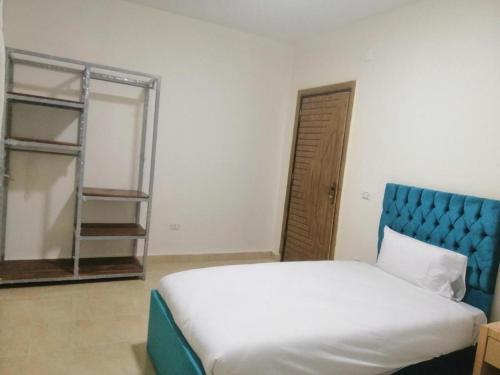 New Tut pyramids hotel - image 6