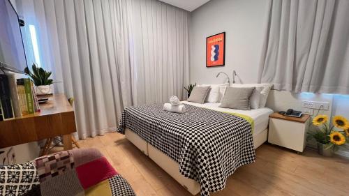 Small Double or Twin Room image 7