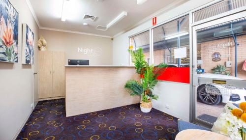 Előcsarnok, Nightcap at Roxby Downs in Roxby Downs