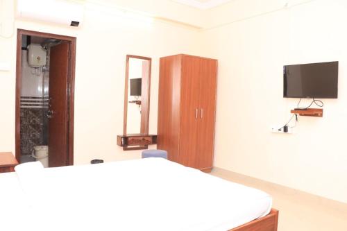 Deluxe Double Room image 2