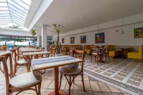 Restaurant, Ingleses Praia Hotel in Ingleses