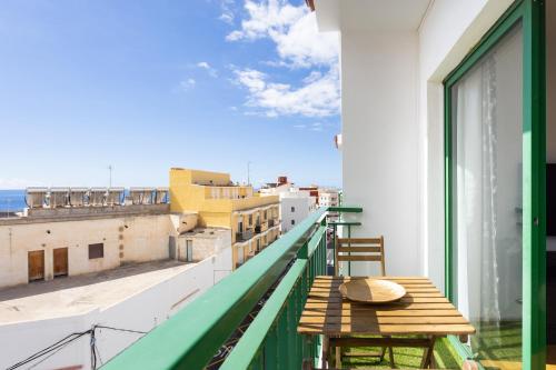 Nice 2 bd apartment by the sea in Playa San Juan