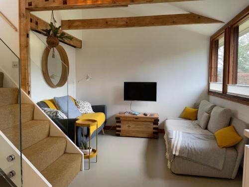 Picture of Chichester Holiday Properties - Unique, Rural, Modern Annexe With Large Garden, Games & Tennis Court