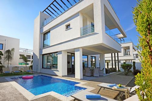 Viesnīcas āriene, Villa Theresa in Paralimni