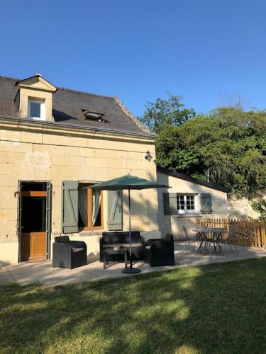 Gîte Les Caves aux Fièvres - Maison avec jardin près de Chinon