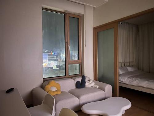 Party Room, 1min to Suwon Rodeo Street - Фото 5