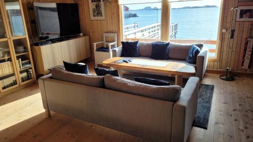 Közös társalgó / TV, Solodden, Authentic rorbu in Lofoten in Sennesvik