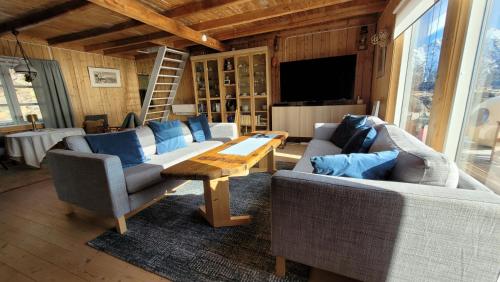 Közös társalgó / TV, Solodden, Authentic rorbu in Lofoten in Sennesvik