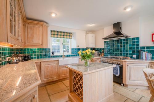 Cotswold Cottage - image 14